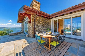 Outdoor dining - Paradis Relais Infinity Pool Lake View, Belgirate, Italy (Belgirate)