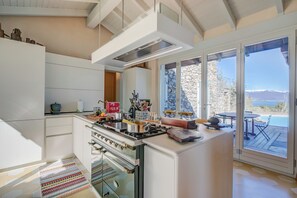 Kühlschrank, Ofen, Herdplatte, Geschirrspüler