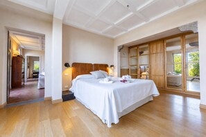 3 bedrooms, iron/ironing board, WiFi, bed sheets - Paradis Relais Infinity Pool Lake View, Belgirate, Italy (Belgirate)