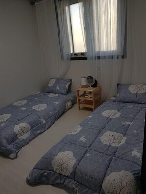 Room (Incheon airport 1) | Free WiFi - We Home Guesthouse - Hostel (Incheon)