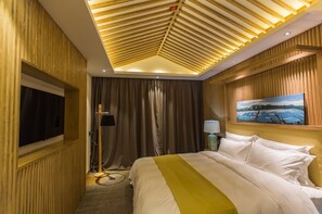 Blackout curtains, free WiFi, bed sheets