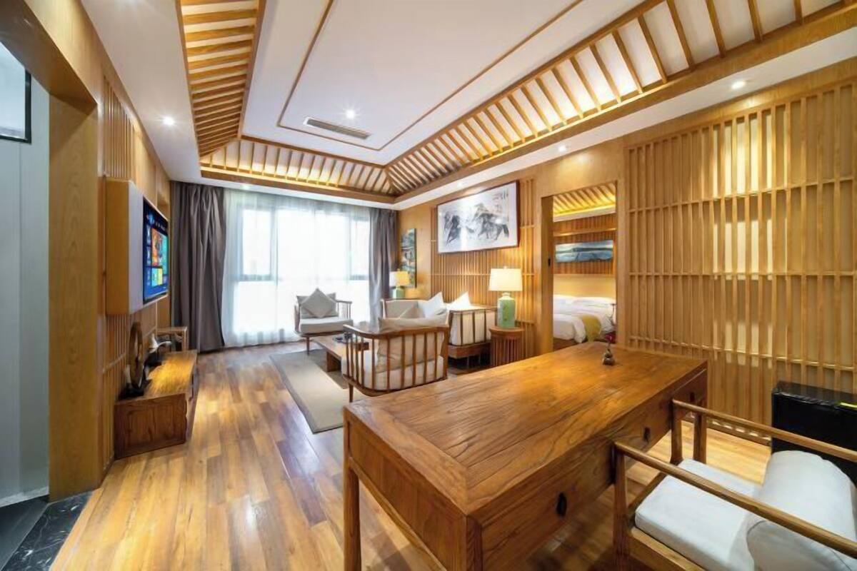 1 bedroom, blackout curtains, free WiFi, bed sheets