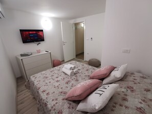 2 bedrooms, WiFi - House Olmissum in old town of Omiš (Omiš)