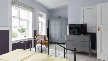 4 chambres, fer et planche à repasser, Wi-Fi, draps fournis