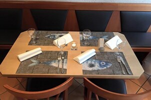 Se ofrece un desayuno bufé (10.00 EUR por persona)