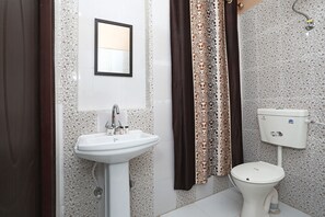 Shower, towels, soap, shampoo