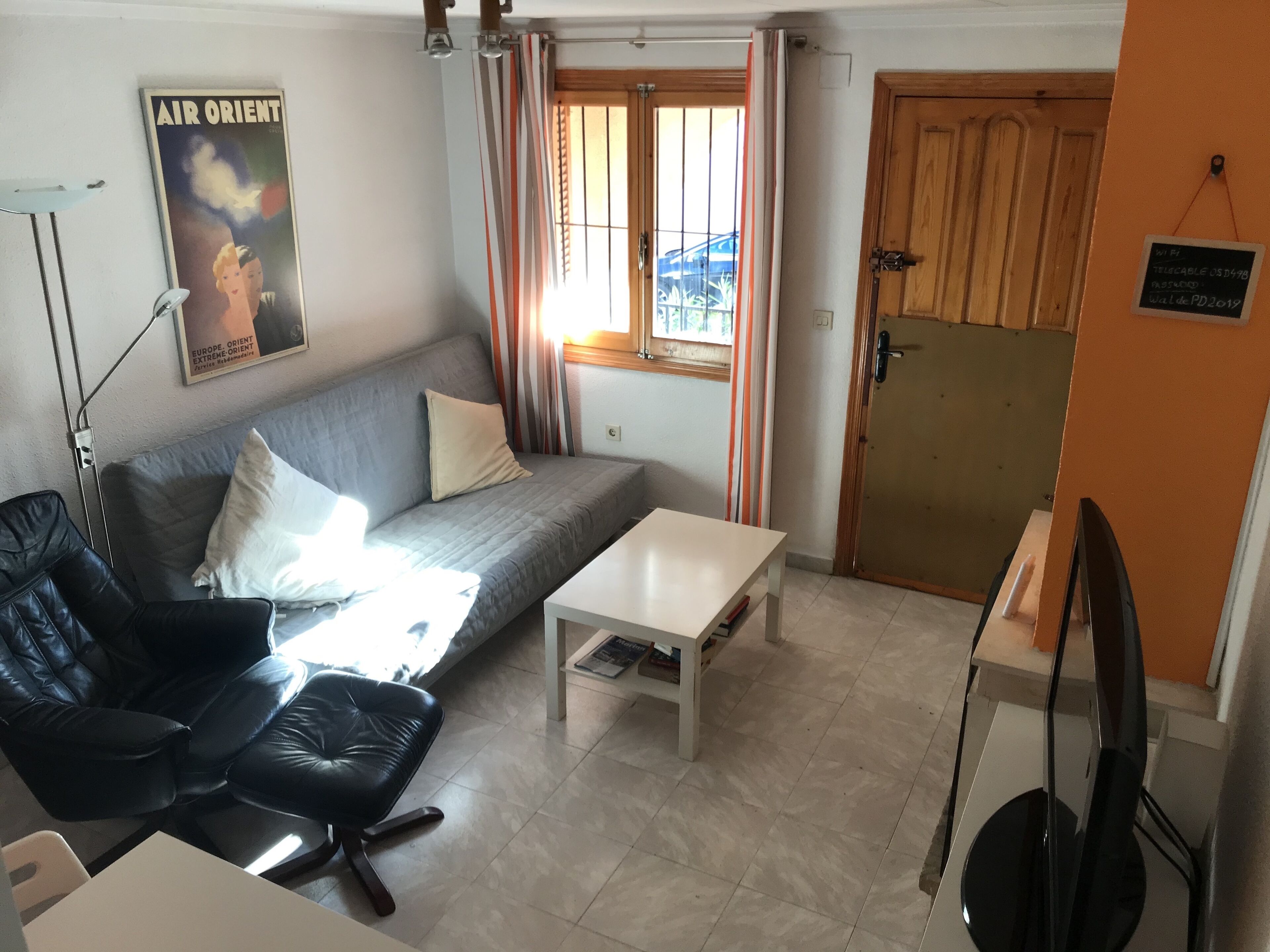 To rest near the sea without complications