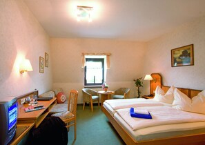 Double Room, Private Bathroom, River View - Gasthof Hotel Anker (Sommerhausen)