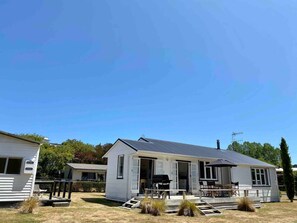 Exterior - Poppa's Place: Safe & secluded, close to Lake Taupo & Tongariro (Omori)