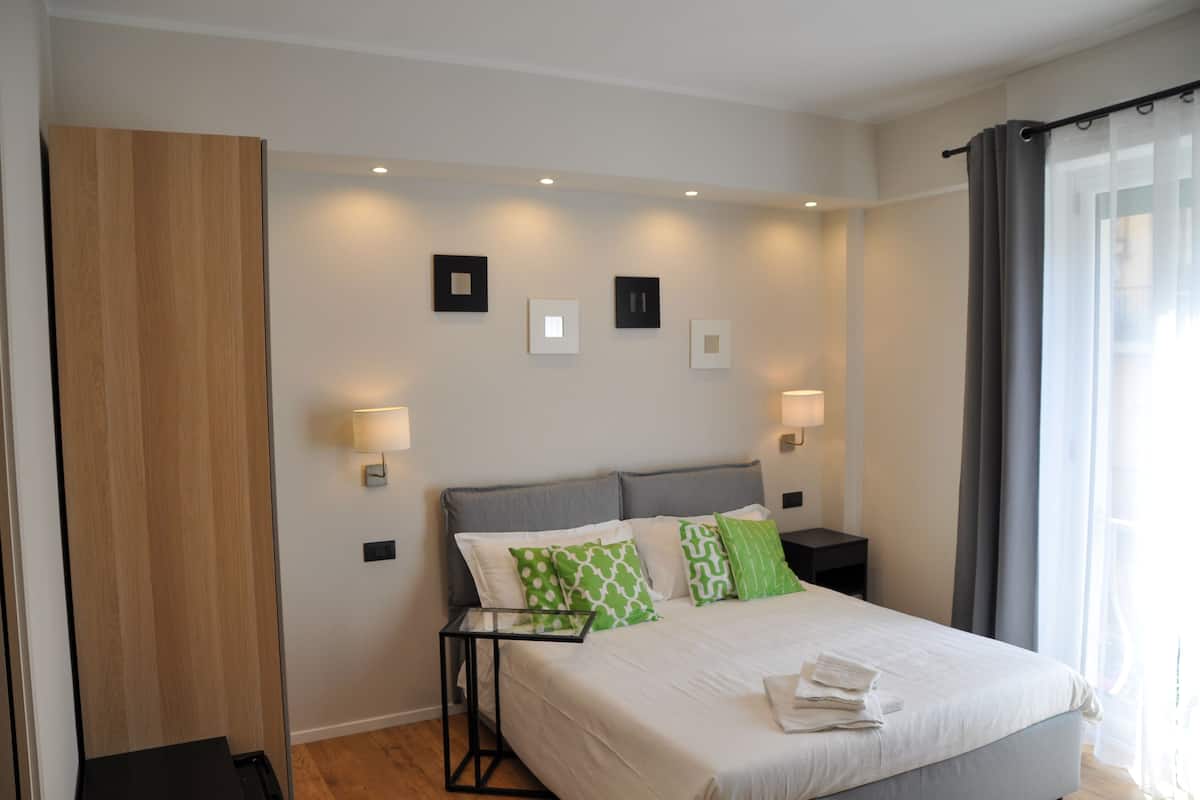 ห้องซูพีเรียดับเบิล, ปลอดบุหรี่, ห้องน้ำในตัว | ผ้าปูที่นอน Frette จากอิตาลี, เครื่องนอนระดับพรีเมียม, ผ้านวมขนเป็ด
