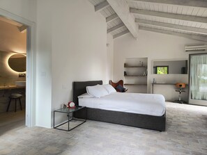 ห้องดีลักซ์ดับเบิล | เครื่องนอนระดับพรีเมียม, ผ้านวมขนเป็ด, เตียงเมมโมรีโฟม