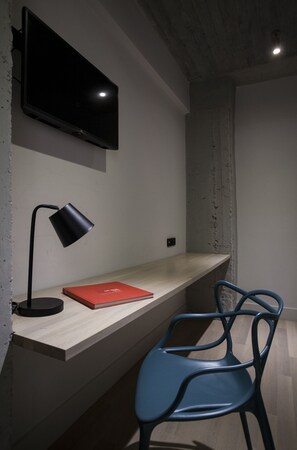 Flat-screen TV - Art Suites Korai (Athens)
