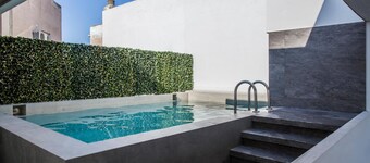 Art Suites Korai