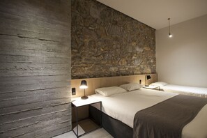 Bureau, chambres insonorisées, lits bébé (gratuits), Wi-Fi gratuit