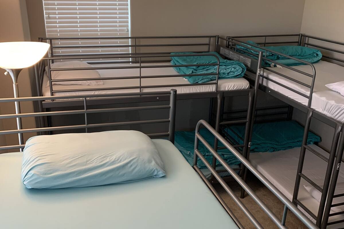 Iron/ironing board, WiFi (free), bed sheets
