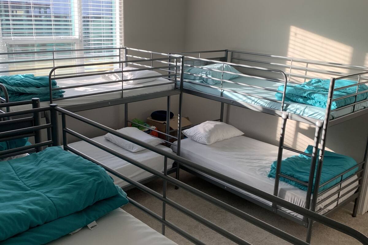 Paris Room | Iron/ironing board, WiFi (free), bed sheets