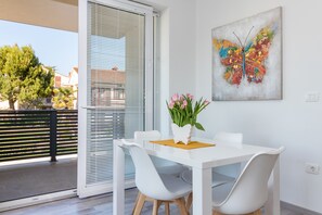 Comfort Apartment (A3) | In-room dining