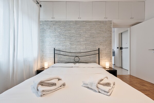 Apartment, 1 Bedroom | Iron/ironing board, free WiFi, bed sheets