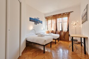 Apartment, 2 Schlafzimmer | 2 Schlafzimmer, Bügeleisen/Bügelbrett, kostenloses WLAN, Bettwäsche