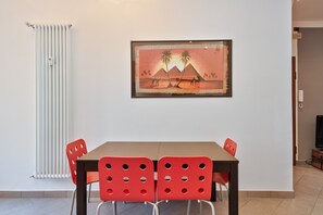 Apartment, 2 Bedrooms | In-room dining - Vanchiglietta Colourful Apartment (Turin)