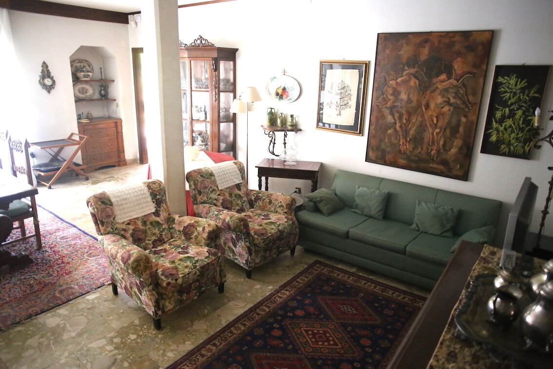 VILLA TWO STEPS FROM THE MONDELLO BEACH