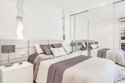 Charming Renovated 1BR Apart. In Heart Of Monaco