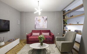 Apartment (Eudaimonia Suite) | 1 bedroom, desk, laptop workspace, iron/ironing board - Olvios Luxury Suites (Thessaloniki)