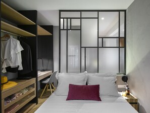 1 bedroom, desk, laptop workspace, iron/ironing board - Olvios Luxury Suites (Thessaloniki)