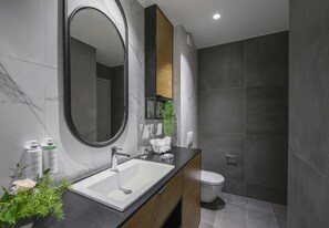 Apartment (Eudaimonia Suite) | Bathroom - Olvios Luxury Suites (Thessaloniki)