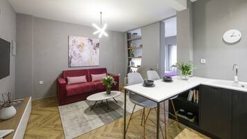 Apartment (Eudaimonia Suite) | Living area | Smart TV
