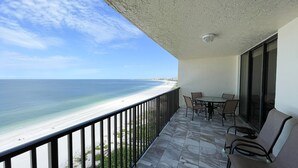 Outdoor dining - BLDG Construction Aug-Oct 2026; See Desc below! Sea Winds 1203 (Marco Island)