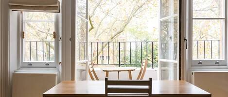 تناول الطعام