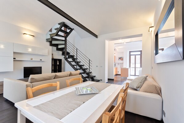 Apartamento, 1 quarto | Opções para refeição no quarto