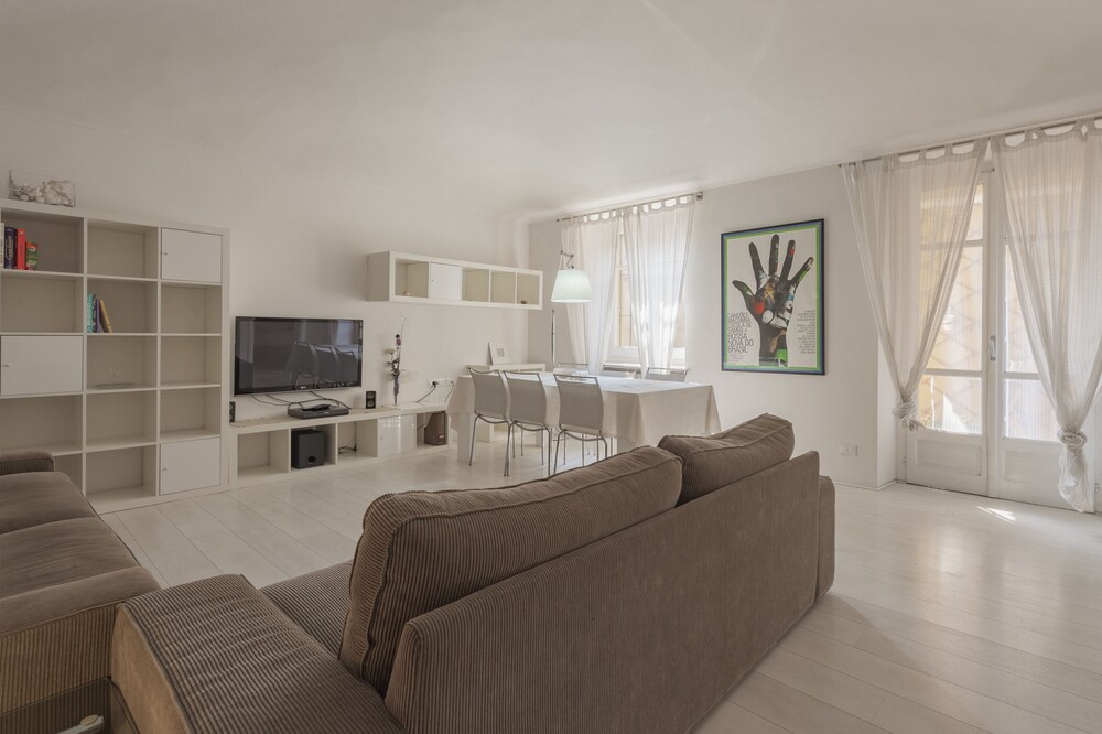 Porta Nuova Apt X6 with Balcony