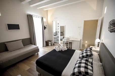 Ropa de cama de alta calidad, minibar y decoración personalizada . La Maison