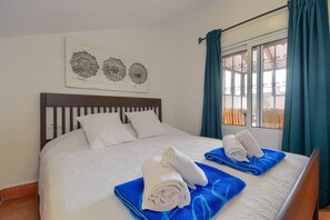 3 habitaciones, tabla de planchar con plancha, wifi y ropa de cama