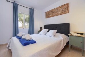 3 bedrooms, iron/ironing board, WiFi, bed sheets - Beautiful and comfortable house  with private pool in Denia, Costa Blanca, Spain for 6 persons (Denia)