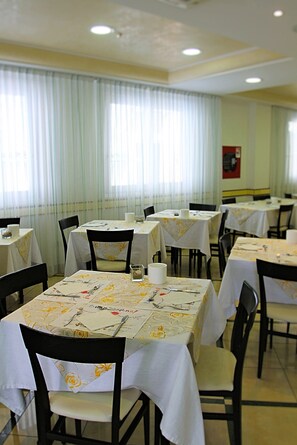 Free daily buffet breakfast  - Hotel Ariston (Misano Adriatico)