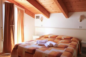 Chambre Supérieure Double ou avec lits jumeaux, vue vallée, dans la tour