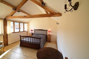 House, 3 Bedrooms | 3 bedrooms, iron/ironing board
