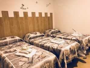 Cubrecamas, wifi gratis y ropa de cama 