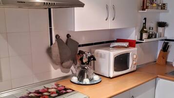 Réfrigérateur, micro-ondes, four, lave-vaisselle