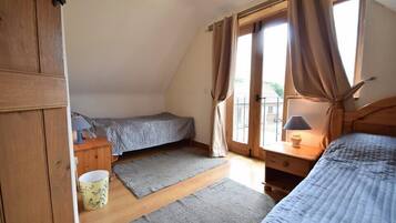 Rumah, 2 kamar tidur (The Drey) | 2 kamar tidur, setrika/meja setrika, dan Wi-Fi gratis