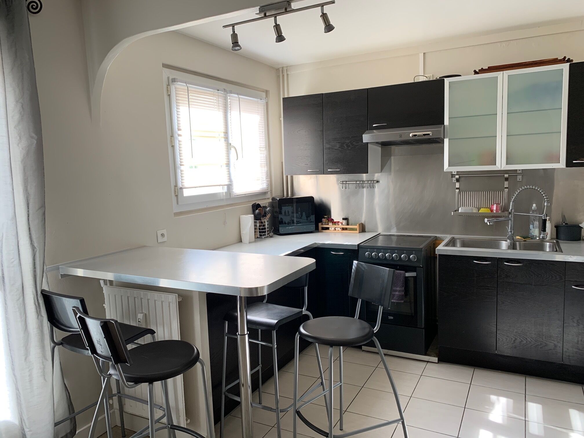 Rent apartment 100 m2 in quiet residence