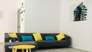 Unclassified image, 2 of 10, button - Residence Janny T3 (Abidjan)