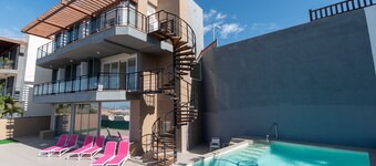 Sea La Vie – Ocean-View Villa with Private Pool, Sunset Terrace and Privacy