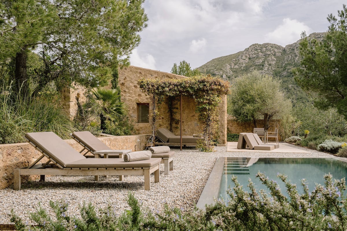 1 sovrum, sÀngtillbehör av högsta kvalitet och duntÀcken