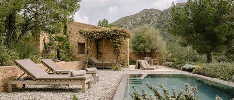 1 dormitorio, ropa de cama de alta calidad, edredones de plumas