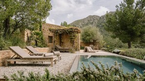 1 makuuhuone, ylelliset vuodevaatteet, untuvapeitot