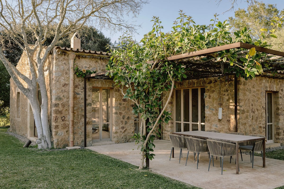 1 sovrum, sÀngtillbehör av högsta kvalitet och duntÀcken